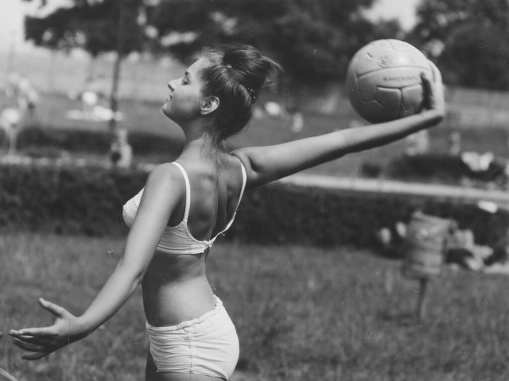 A girl with a ball, Wrocław, 1969. Photo T. Drankowski