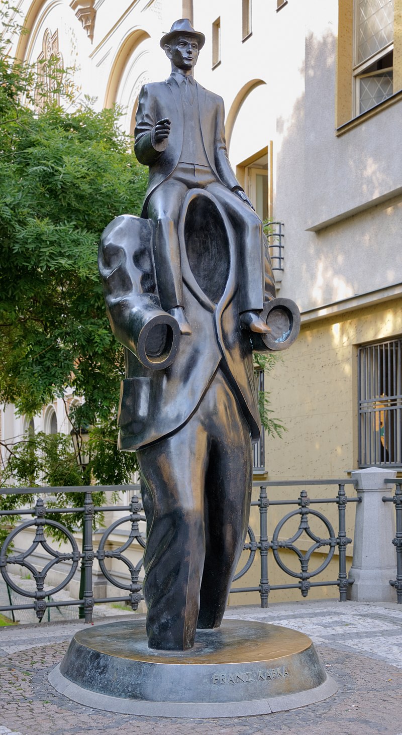 Jaroslava Rona, pomnik Franza Kafki w Pradze z okazji 80. rocznicy śmierci pisarza, źródło: Wikipedia 